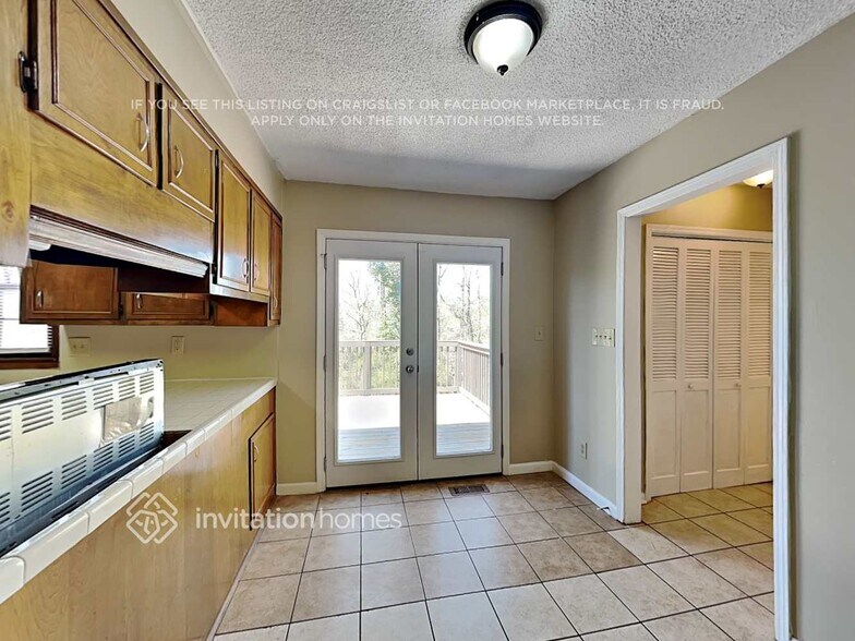 Building Photo - 6297 Queens Ct