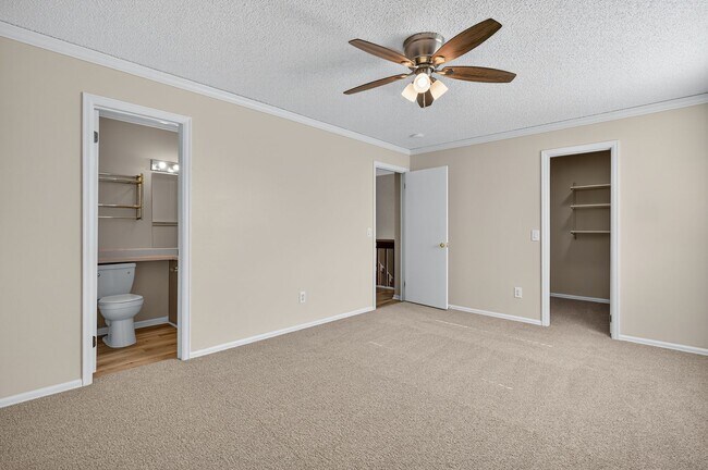 Building Photo - For Rent: Charming 4-Bedroom Tri-Level in ...