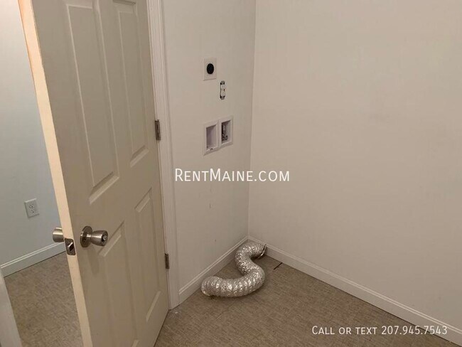 Building Photo - 27 Margin St