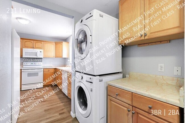 Building Photo - 211 Leming-