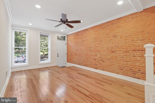 Building Photo - 1709 Covington St