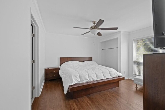 Building Photo - 1744 Woodcliff Pl NE