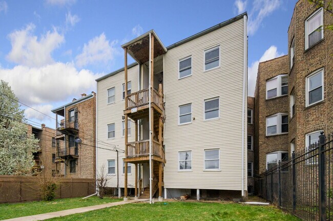 Building Photo - 6112 S Ingleside Ave