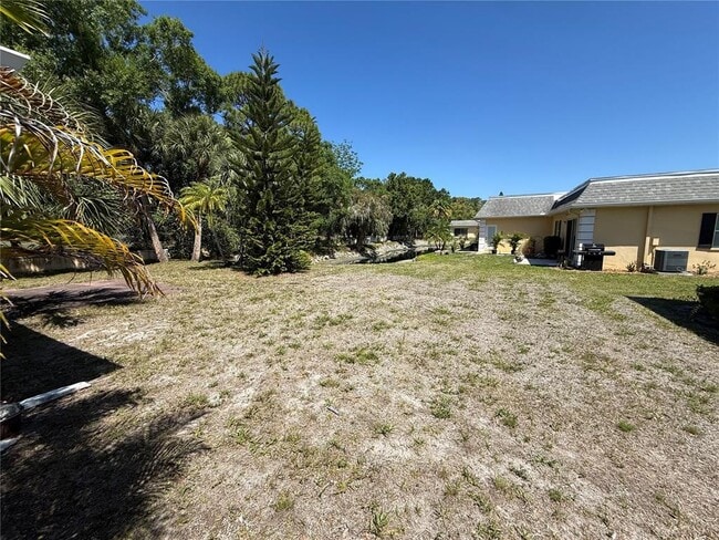 Building Photo - 2403 Aspinwall St