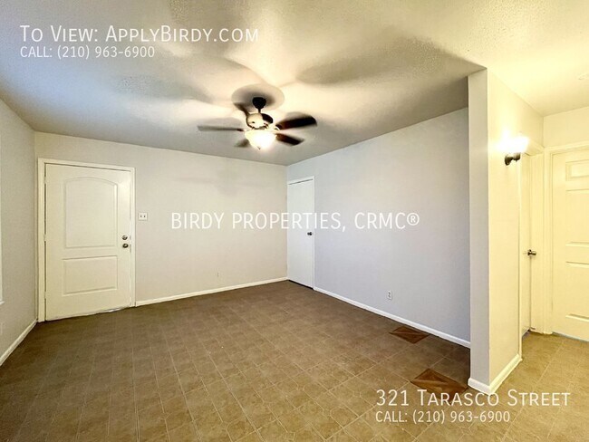 Building Photo - Charming 2-Bedroom Duplex in San Antonio, ...