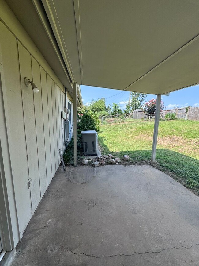 Building Photo - 1115 Briar Creek Rd