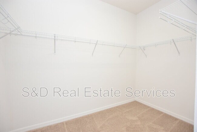 Building Photo - 5632 Aral Dr