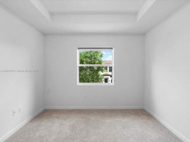 Building Photo - 106 SW 184th Ave