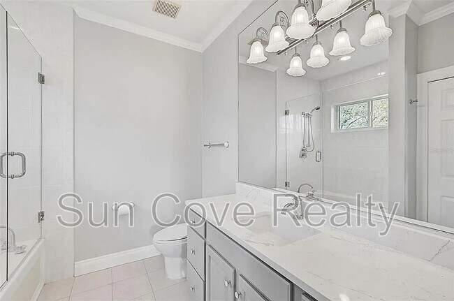 Building Photo - 854 Macewen Dr