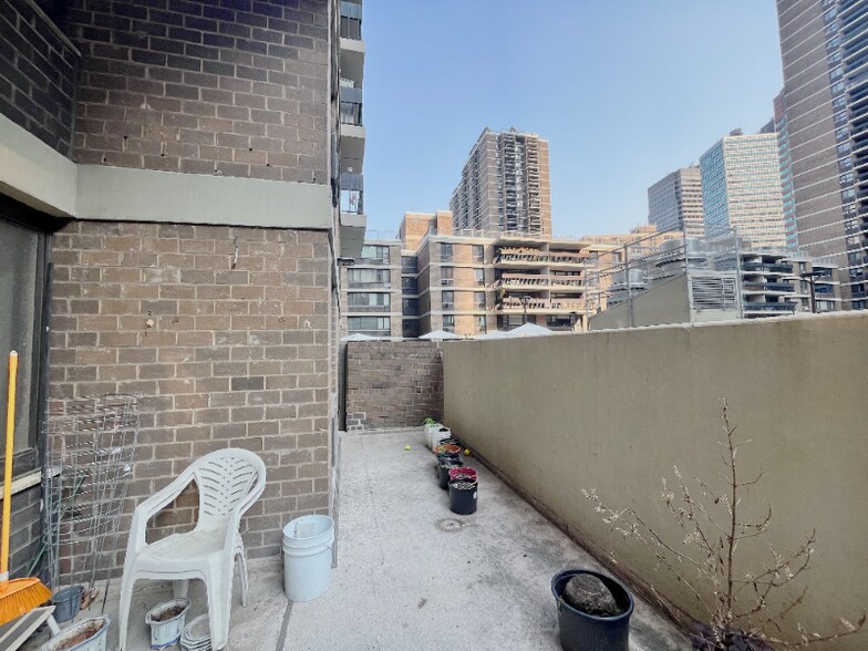 Building Photo - 90 Gold St