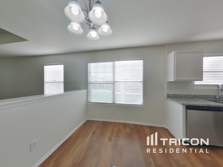 Building Photo - 4935 Winding View Ln