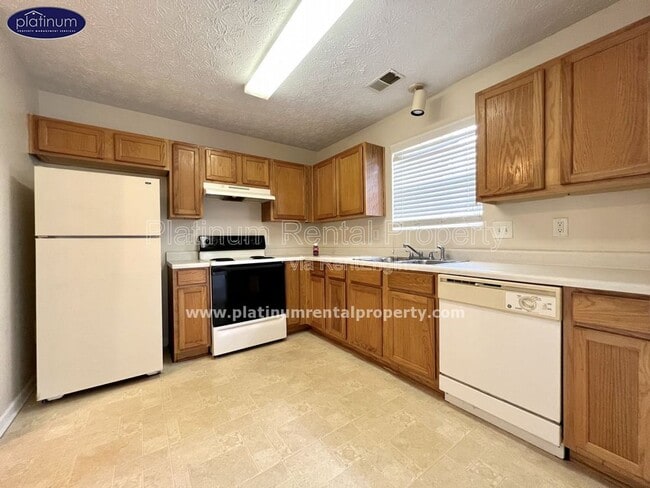 Building Photo - 5687 Windfall Ln