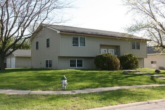 Building Photo - Fandre Dr 2823-2825