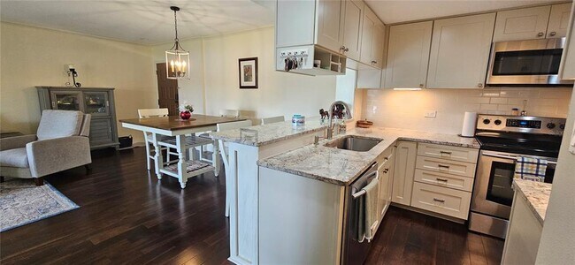 Building Photo - 36750 US Hwy 19 N