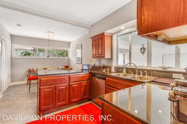 Building Photo - 3 br, 2 bath House - 724 Eventide Dr