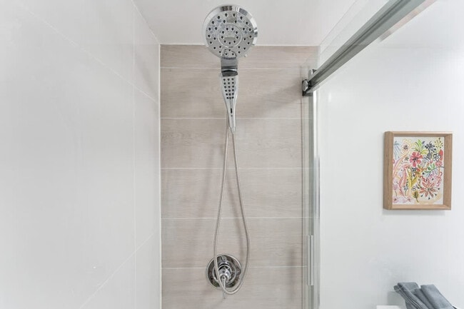 Building Photo - 2360 SW Archer Rd