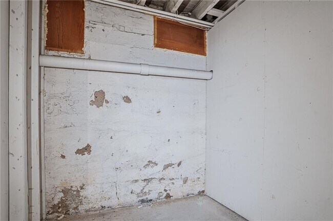 Building Photo - 937 Social St