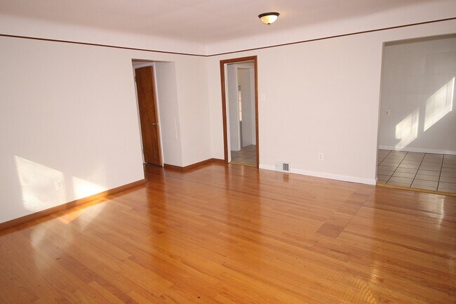 Building Photo - 24909 Grove Ave