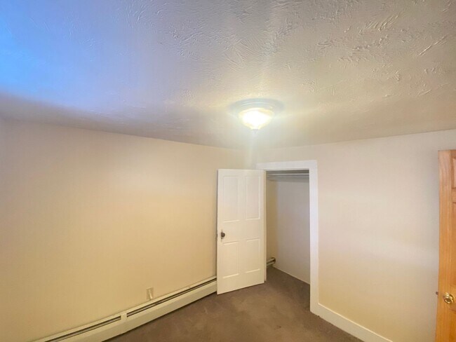 Building Photo - 16 Linwood St