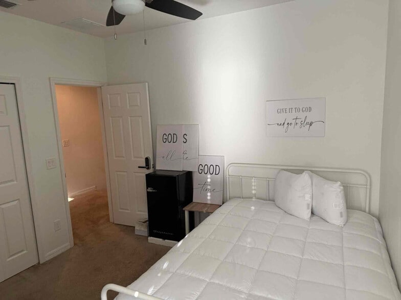 Building Photo - 4247 Gumbo Limbo Dr