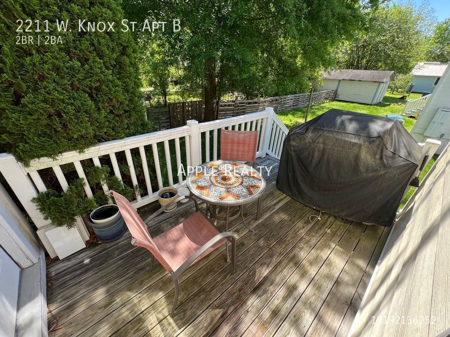 Building Photo - 2211 W Knox St