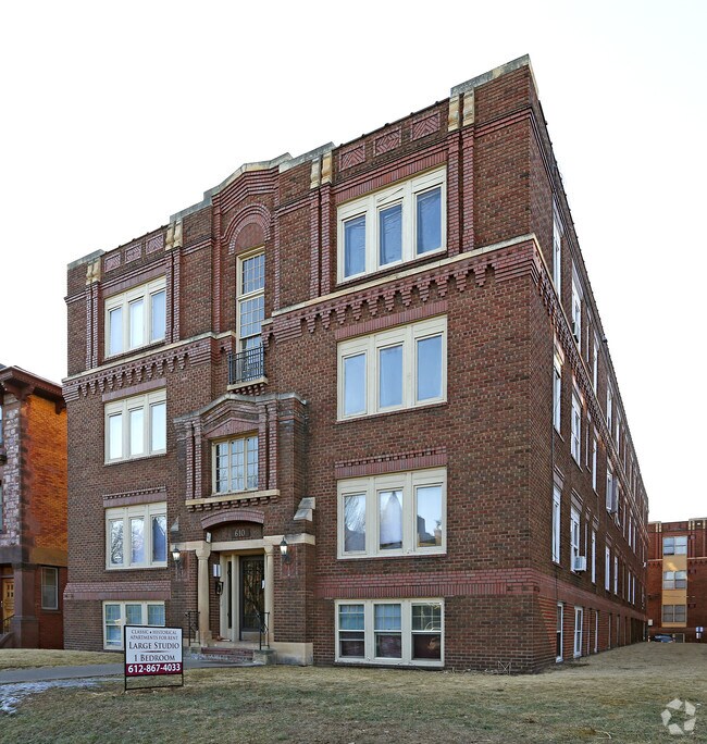 Primary Photo - 610 Summit Apartments