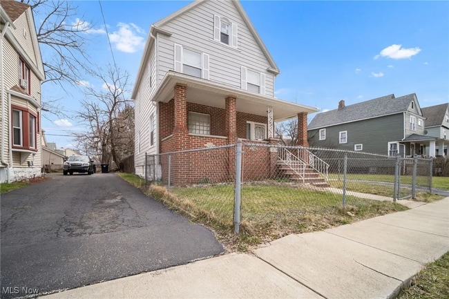Building Photo - 1433 E 112th St
