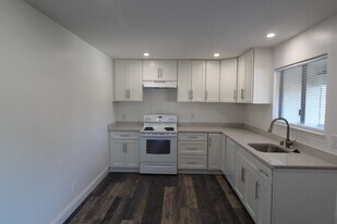 Building Photo - 1790 Ellis St