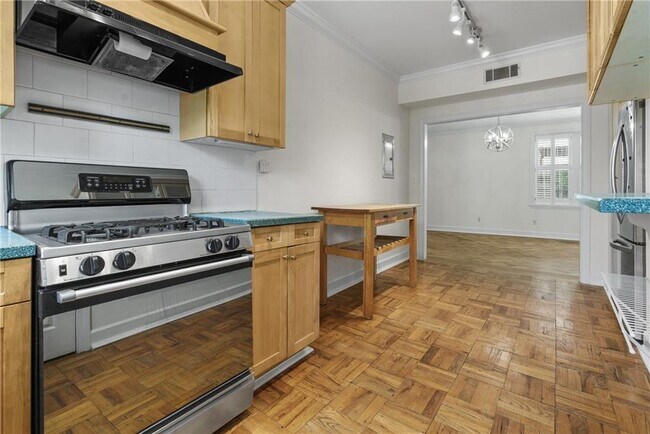 Building Photo - 878 Briarcliff Rd NE