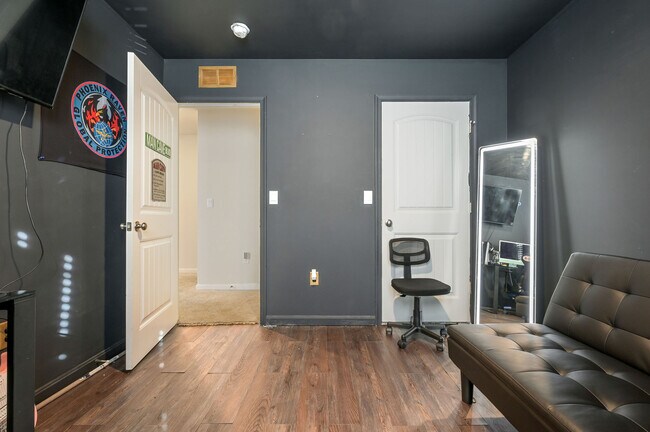 Building Photo - 193 Currant Cir