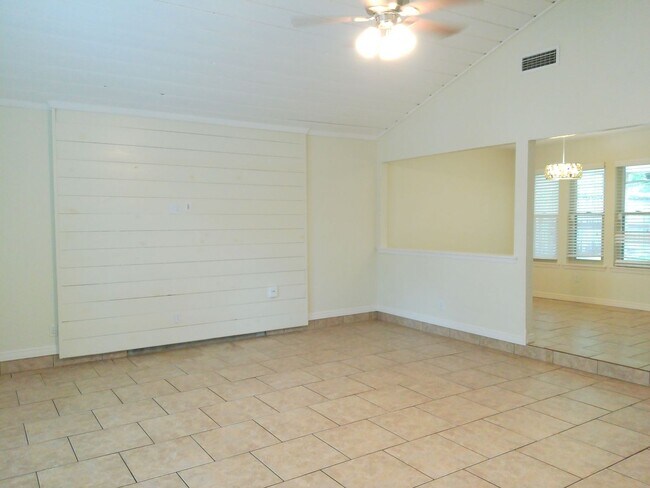 Building Photo - 6306 Kristin Dr