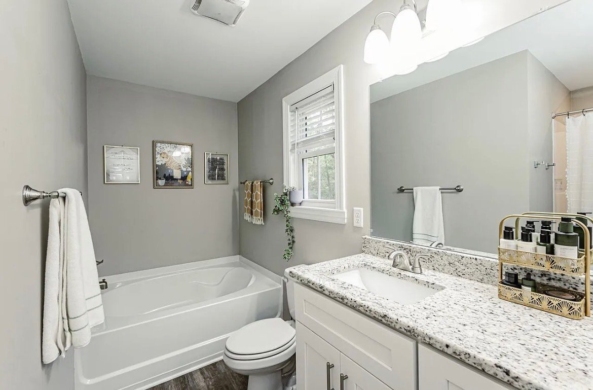 Building Photo - 421 Pagebrook Dr
