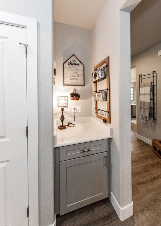 Building Photo - Luxury Ranch-Style Home for Rent | Wolf Ranch | D20 Schools | Pikes Peak Views