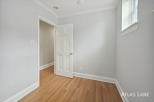 Building Photo - Waking Distance to Noma Metro Station and ...