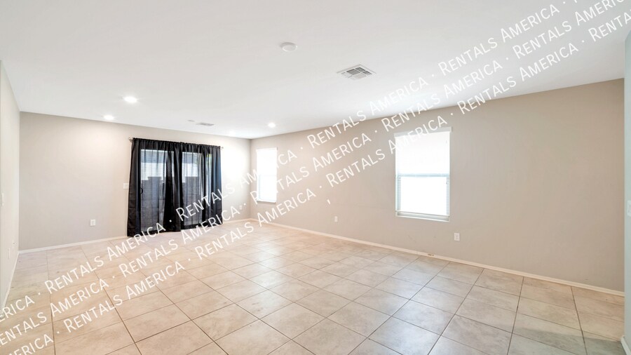 Building Photo - 4910 S River Run Dr