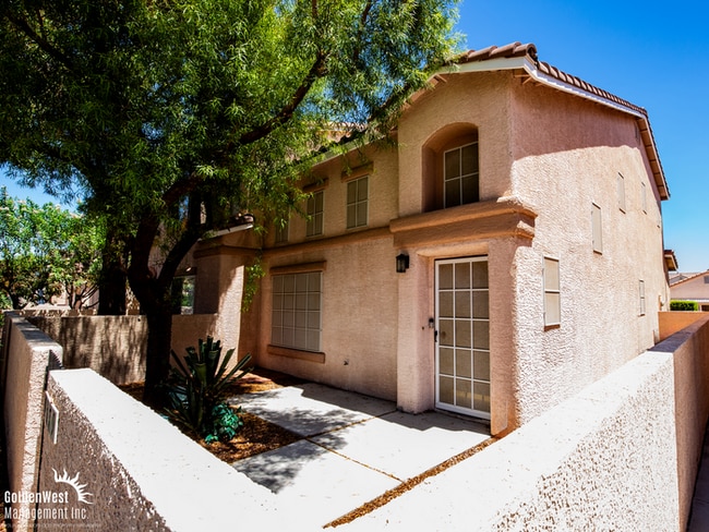Building Photo - Beautifully Maintained 2Bdm 2Ba Townhome i...