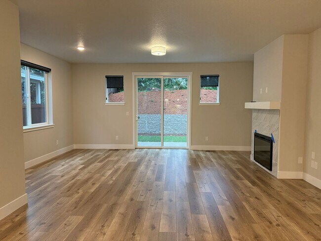 Building Photo - Beautiful Three Bedroom New Construction Home For Rent