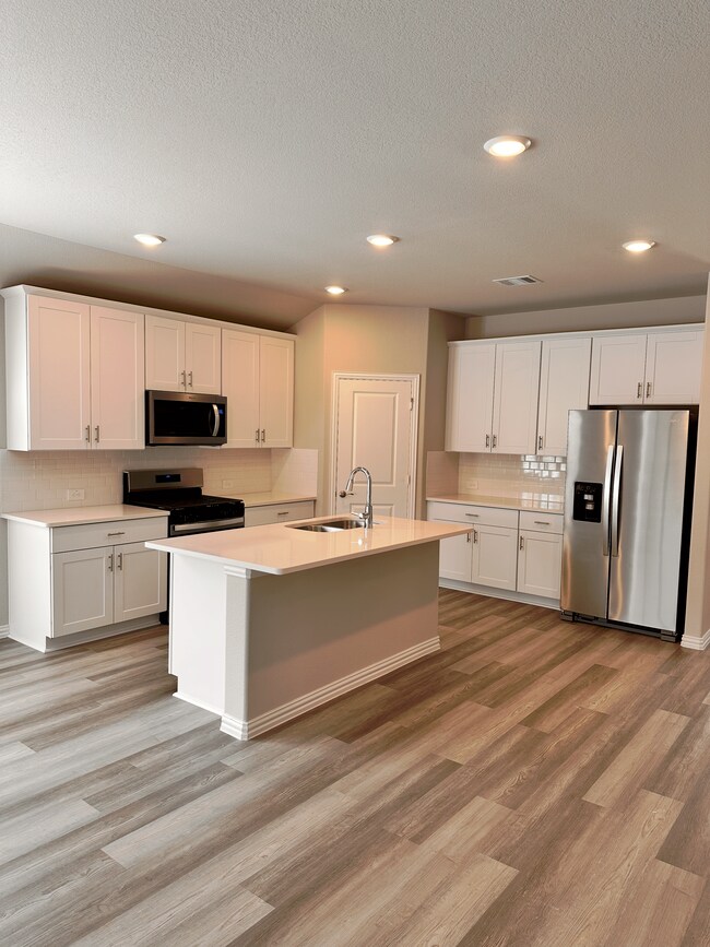 Building Photo - 2217 Dunbar Dr