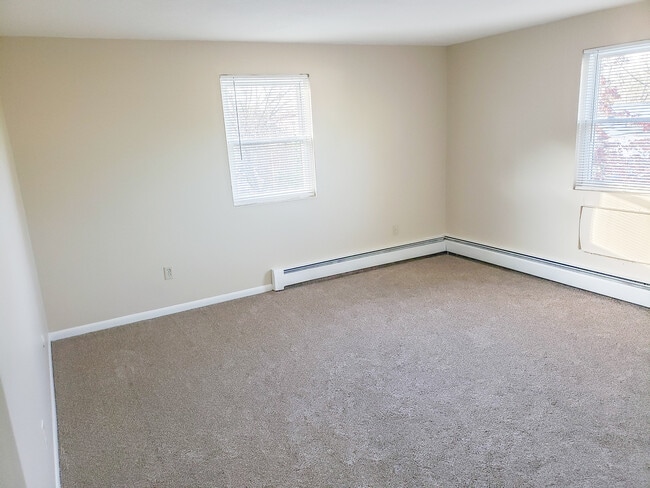 Building Photo - 9 Cross St