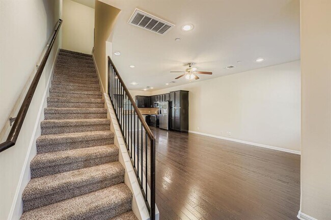 Building Photo - 1042 Lost Pines Ln