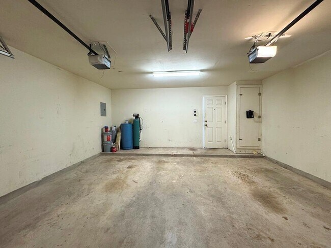 Building Photo - 1009 Rutgers Dr
