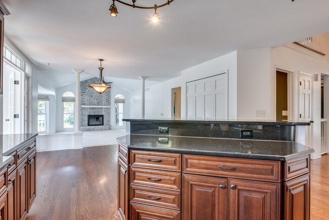 Building Photo - 3631 Falkner Dr