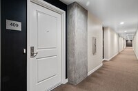 Building Photo - 1080 Park Blvd