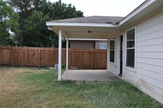 Building Photo - 10625 Royal Tara Cove