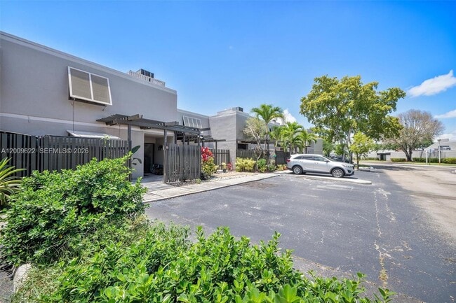 Building Photo - 11244 NW 14th Ct