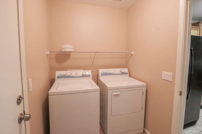 Building Photo - Charming 4 Bed 2.5 Bath Buckeye Home