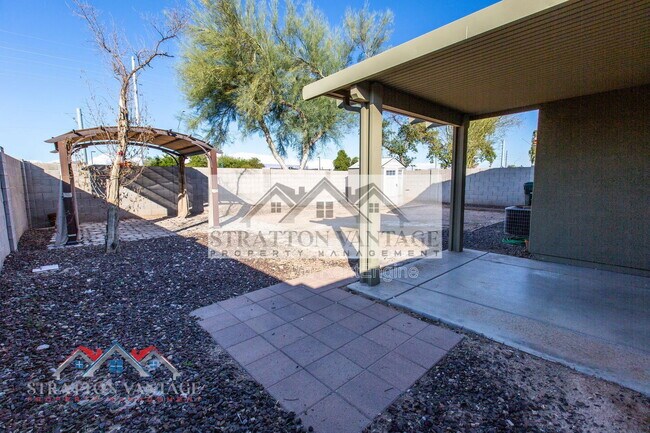 Building Photo - 16092 W Woodlands Ave