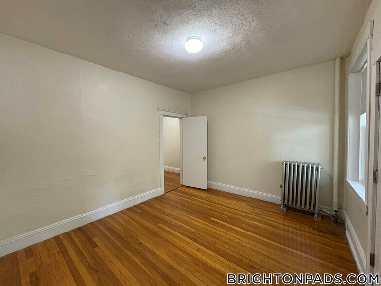 Building Photo - 9 Egremont Rd