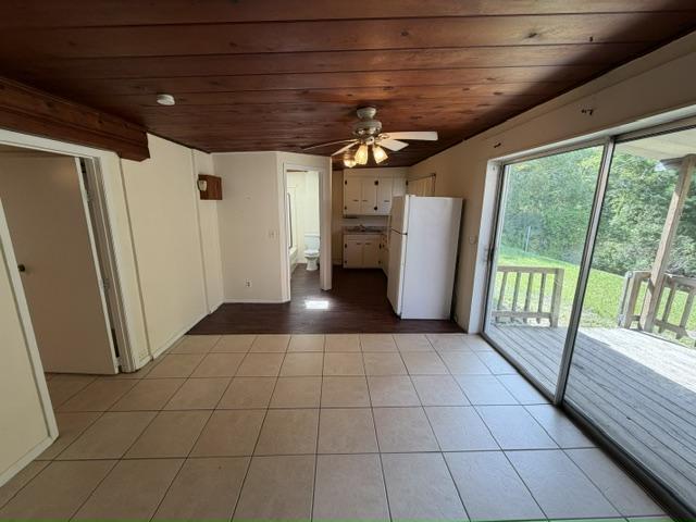 Building Photo - 2133 E Camp N Comfort Ln