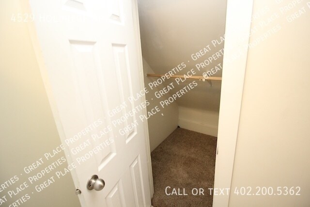 Building Photo - 4529 Holdrege St